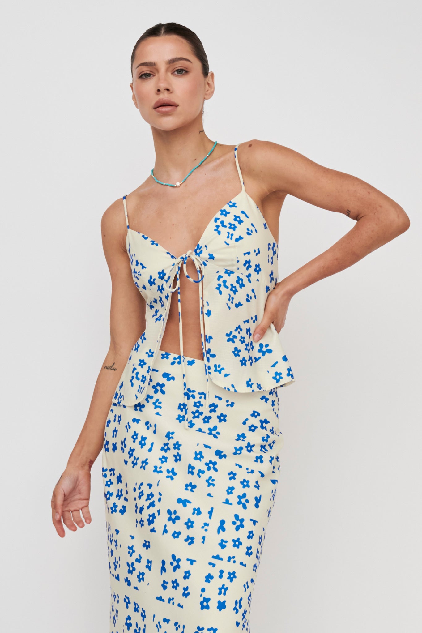 Heart & Soul Tie Front Top Floral Cream-Maymioy