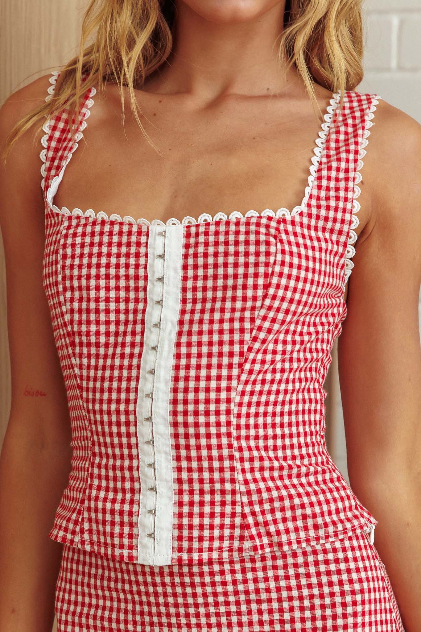 Summer Cottage Lace Trim Top Red Check-Maymioy