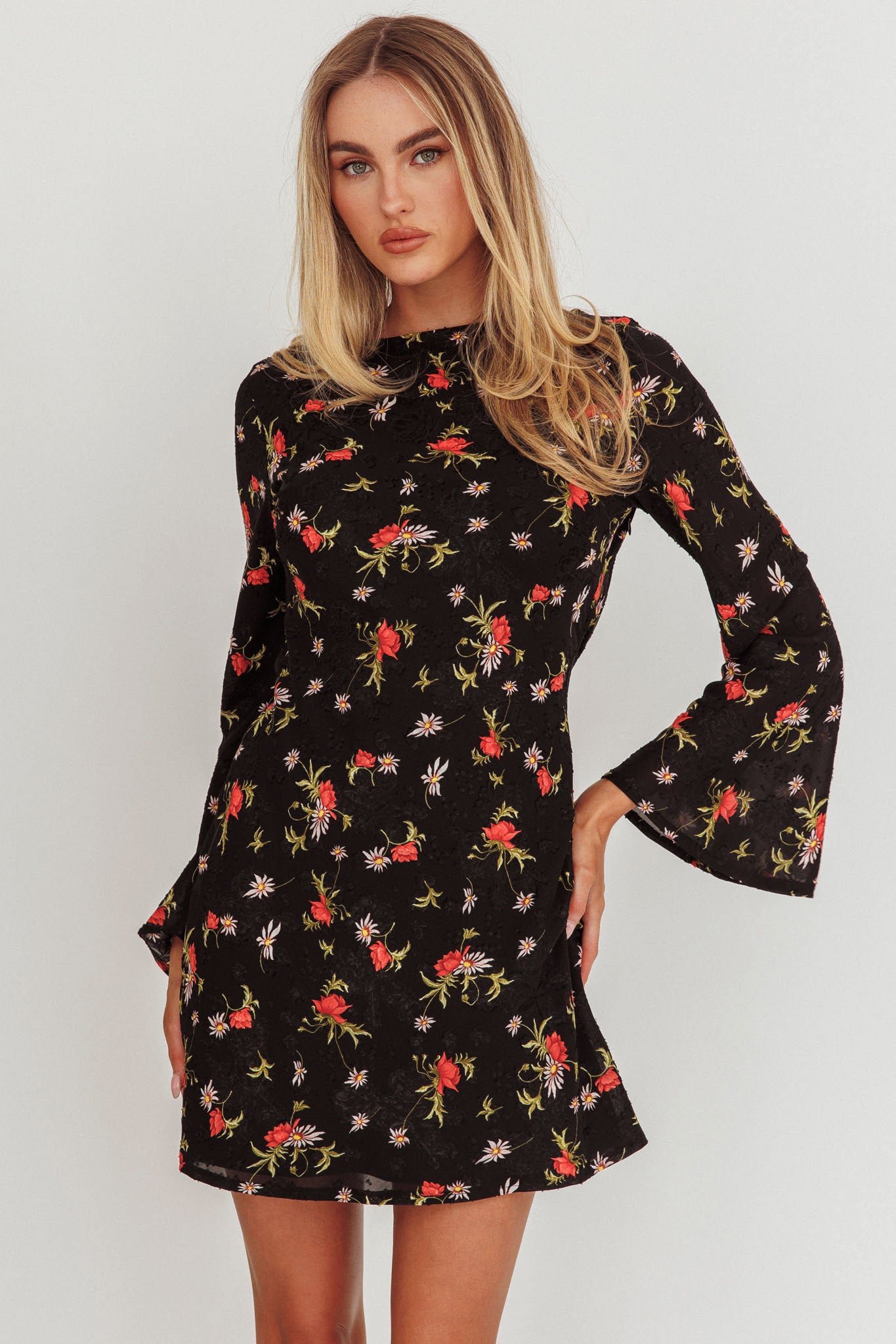 Thriller Long Sleeve Backless Mini Dress Floral Black-Maymioy