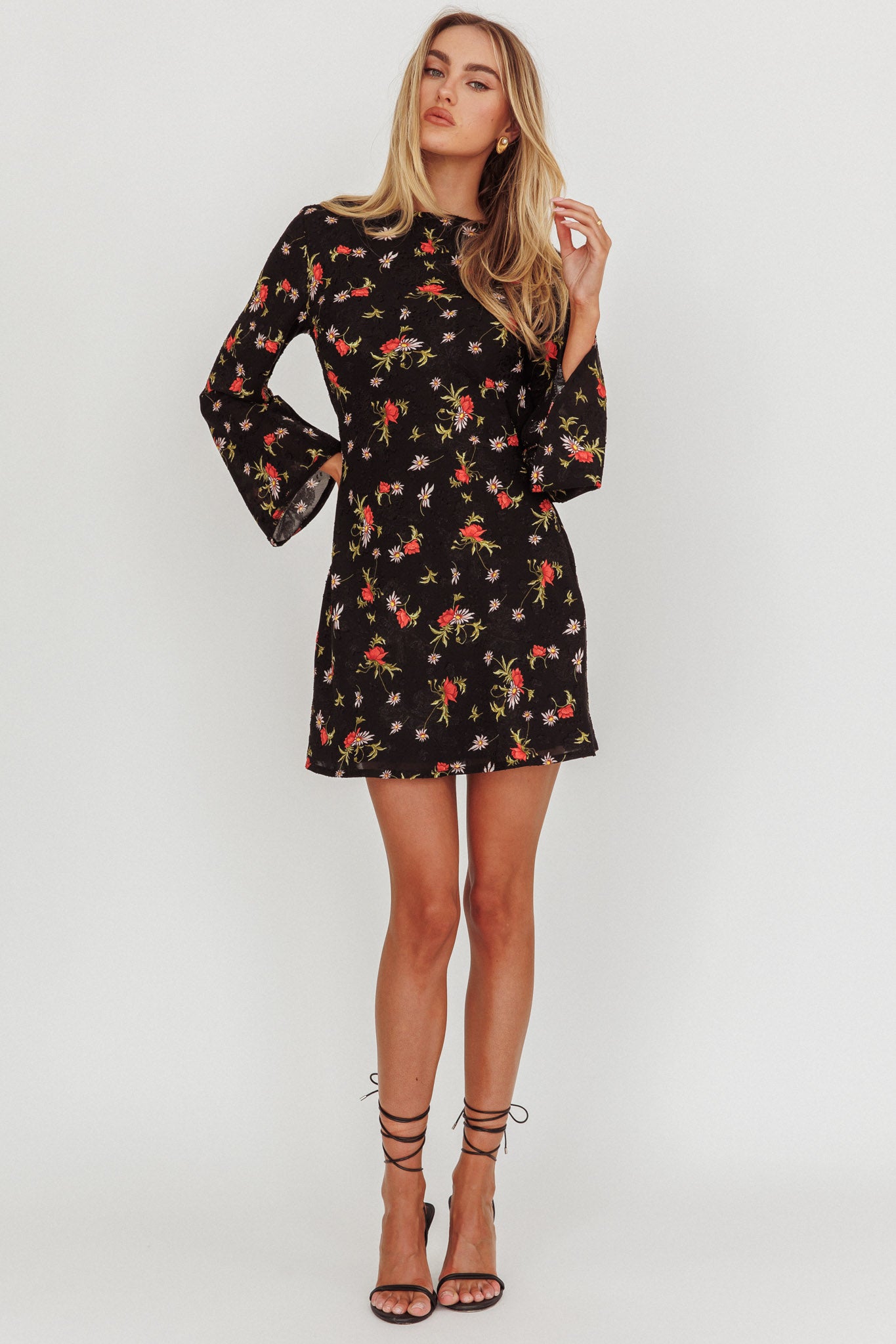 Thriller Long Sleeve Backless Mini Dress Floral Black-Maymioy