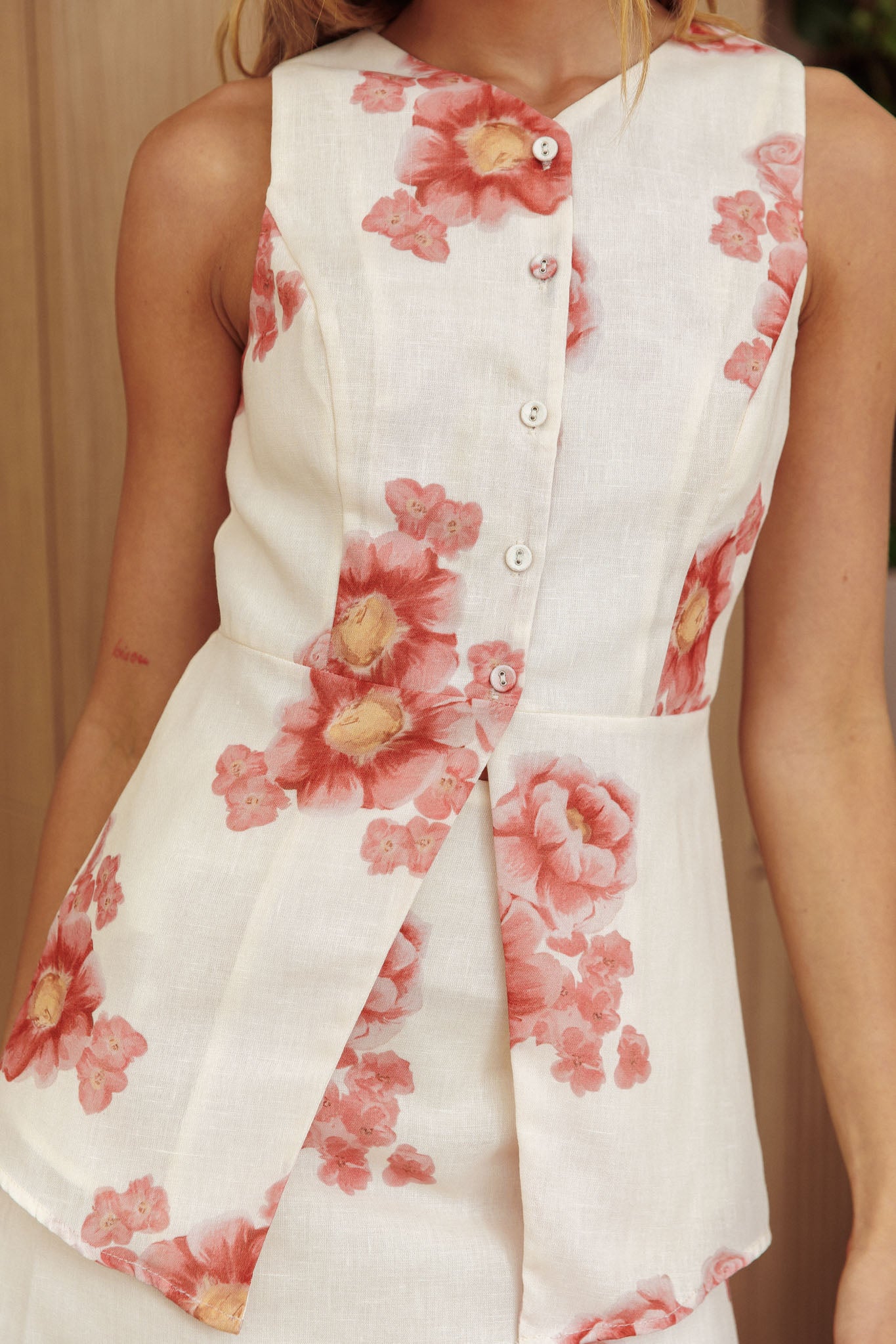 Sunlit Grove Button Front Top Floral Cream/Red-Maymioy