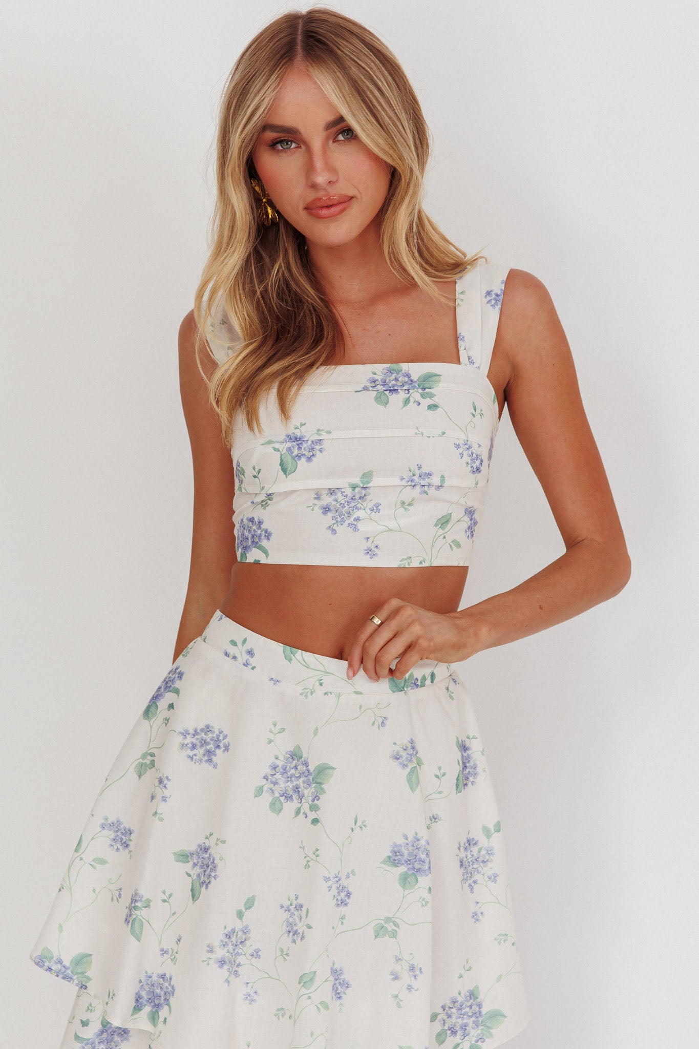 Dixon Pintuck Pleat Crop Top Floral Beige-Maymioy