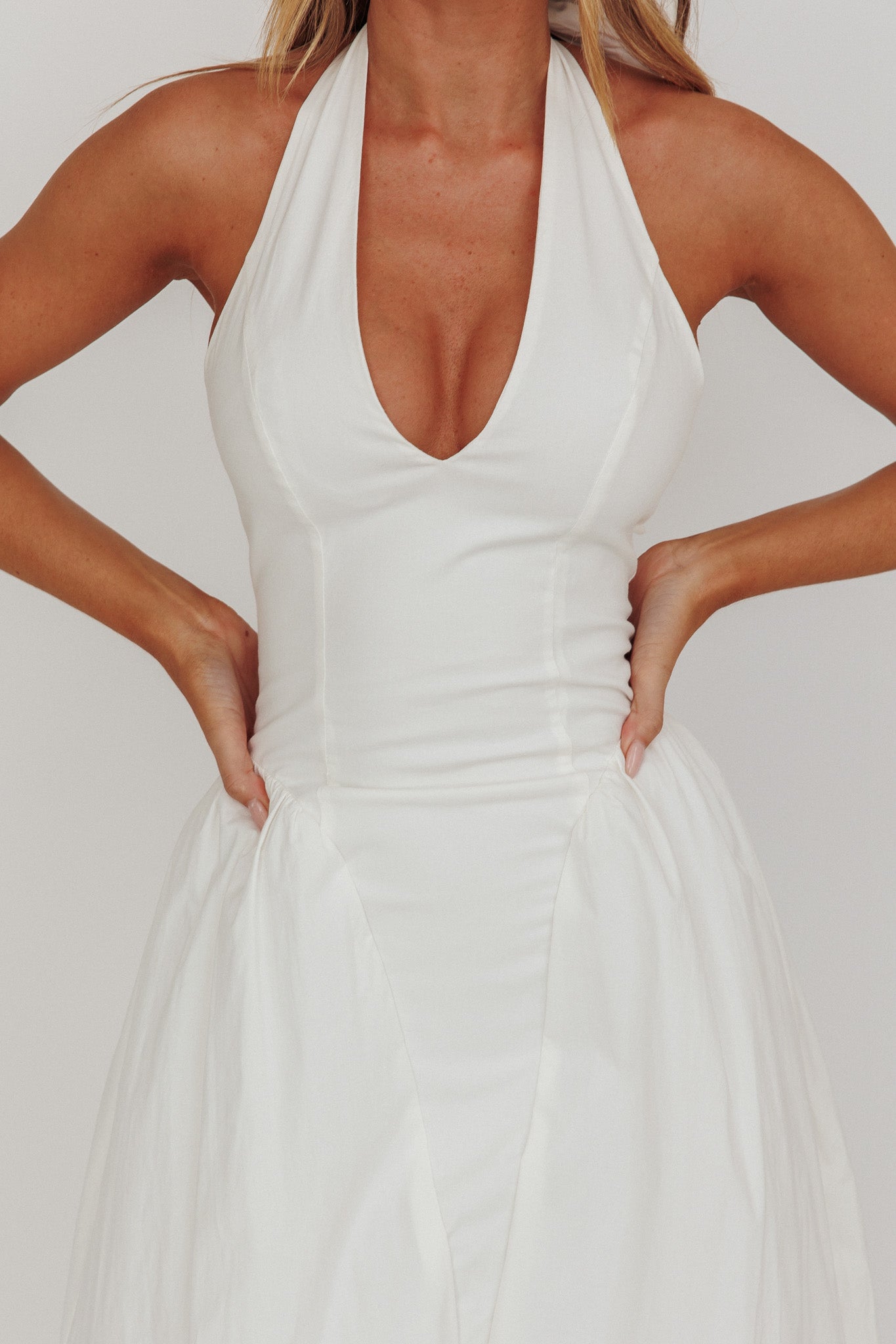 El Corazon Halterneck Maxi Dress Cream-Maymioy