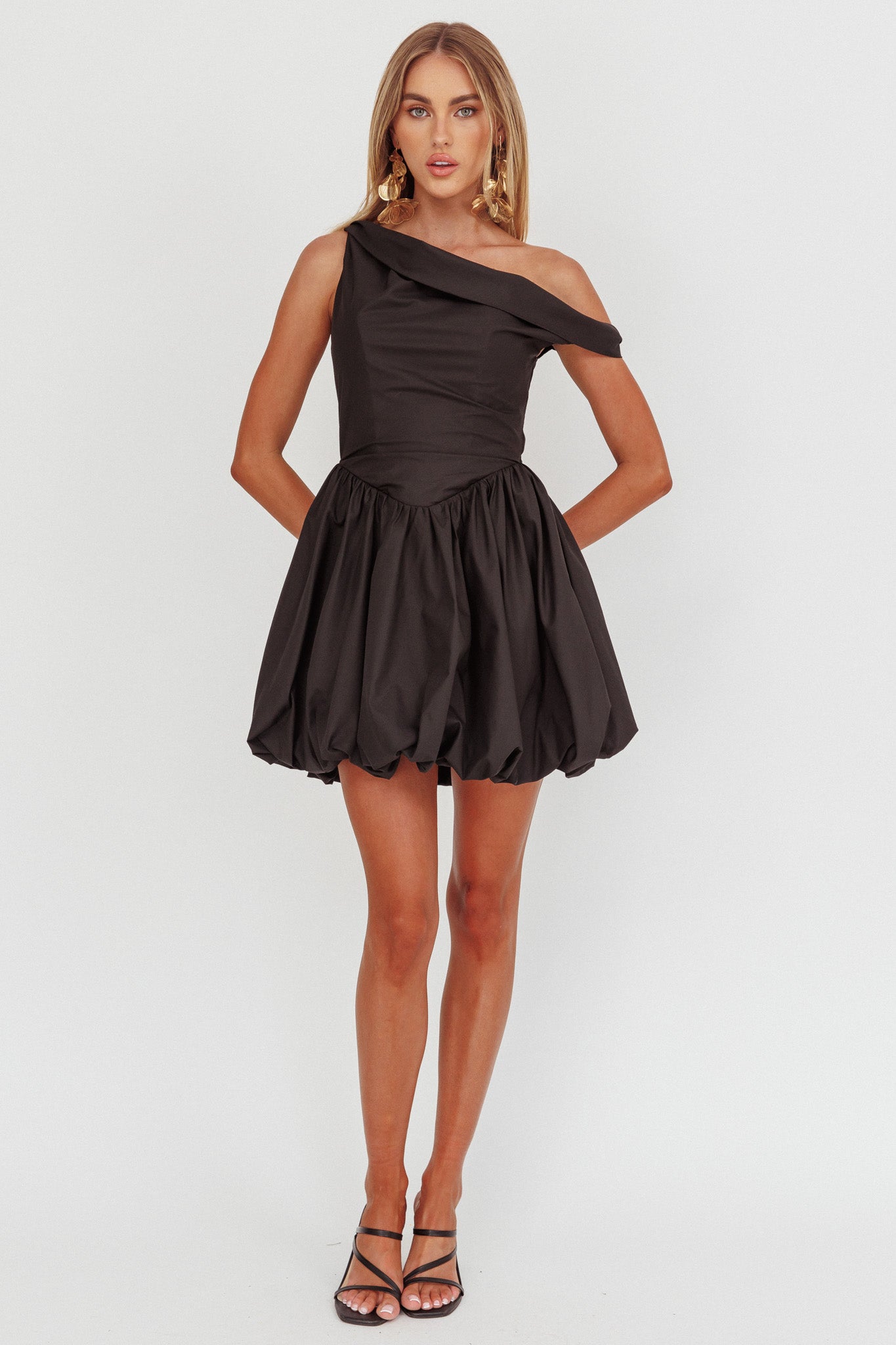 Celinda Asymmetric Neckline Balloon Mini Dress Black-Maymioy