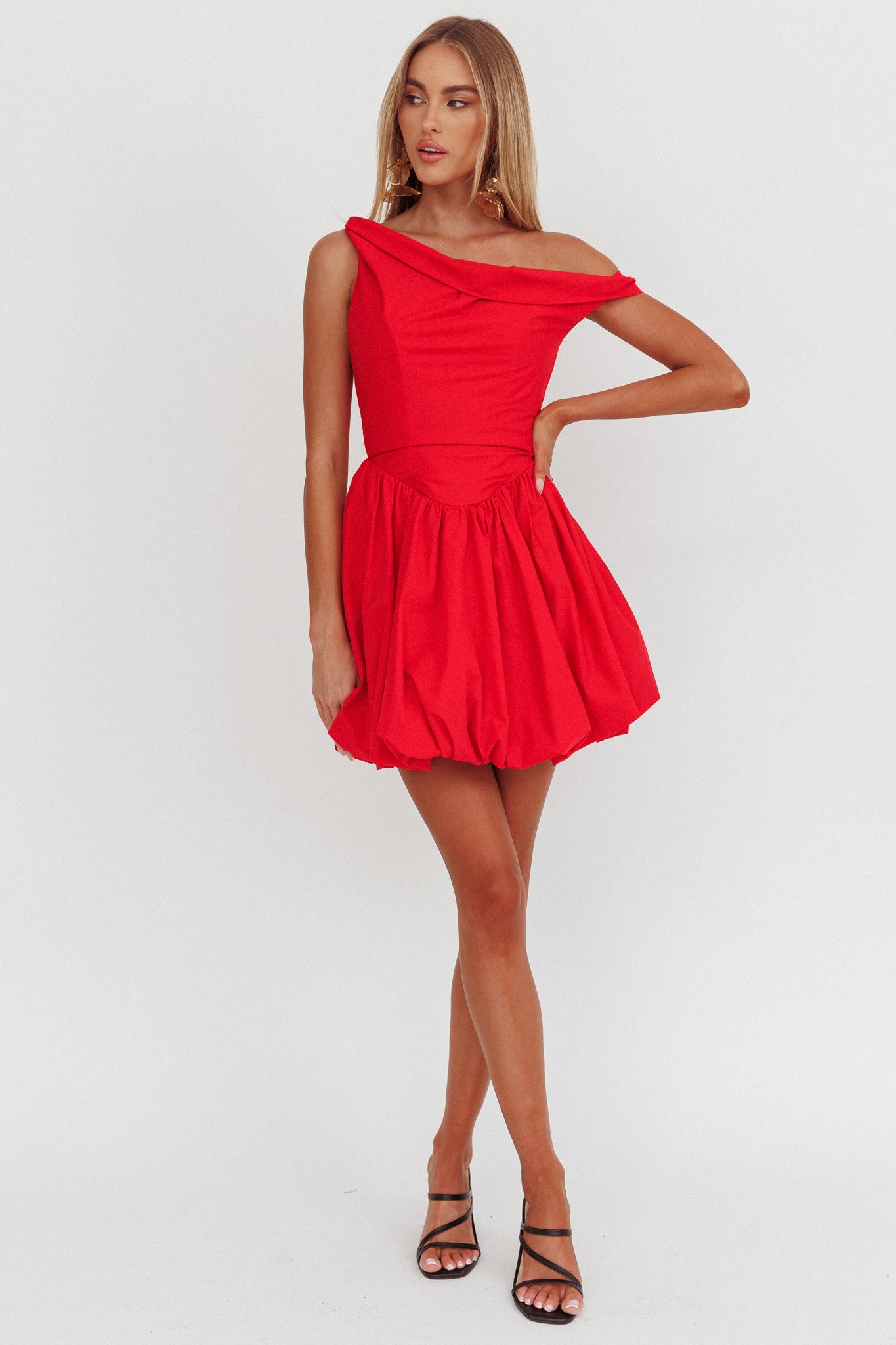 Celinda Asymmetric Neckline Balloon Mini Dress Red-Maymioy