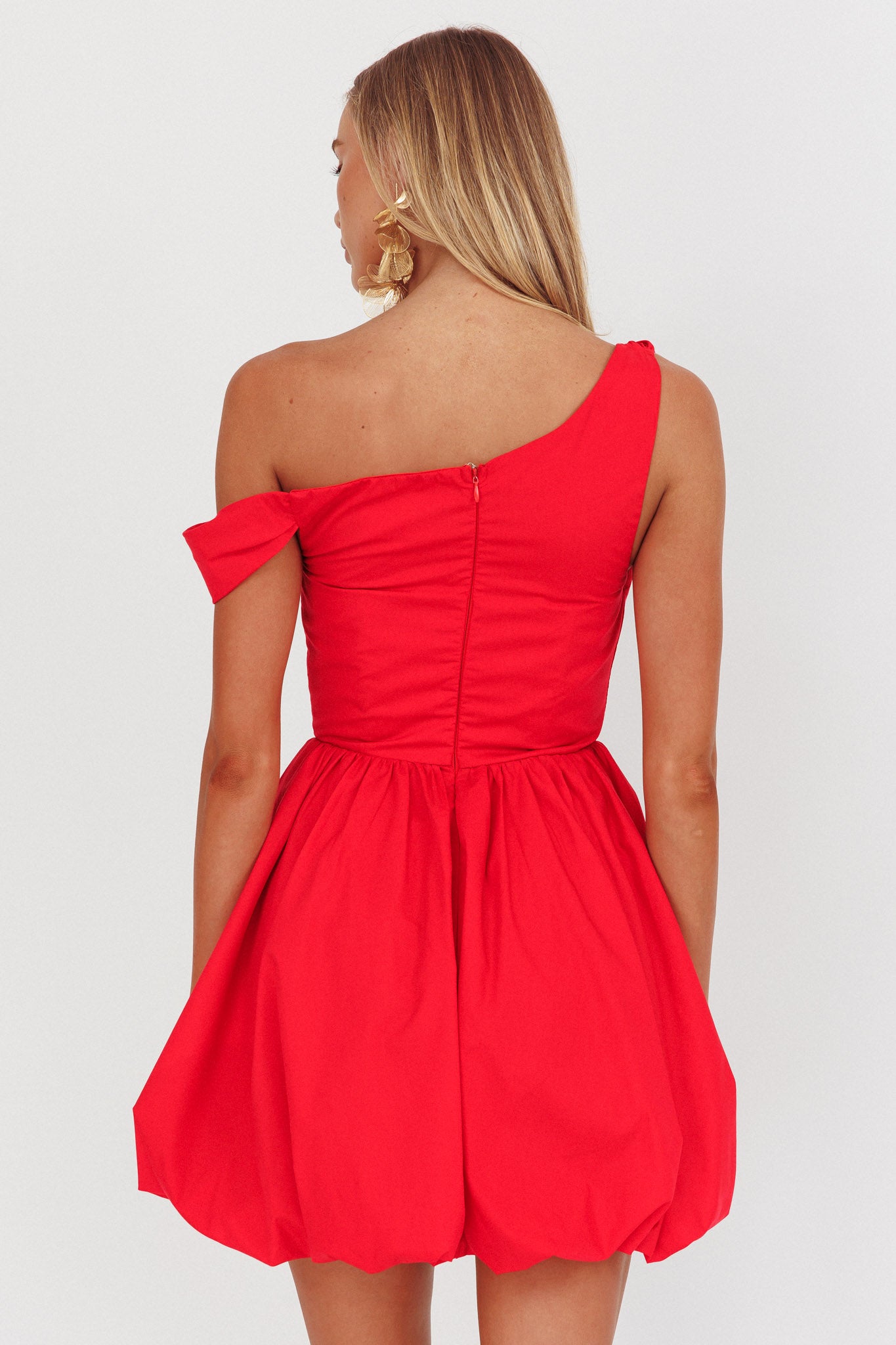 Celinda Asymmetric Neckline Balloon Mini Dress Red-Maymioy
