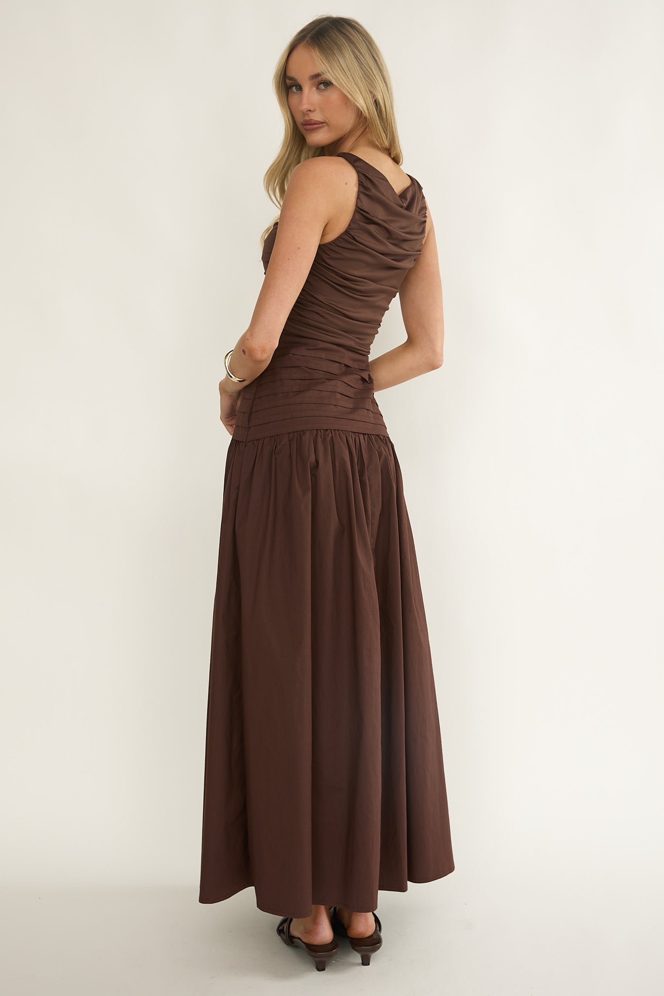Dalayla Sleeveless Pintuck Maxi Dress Chocolate-Maymioy