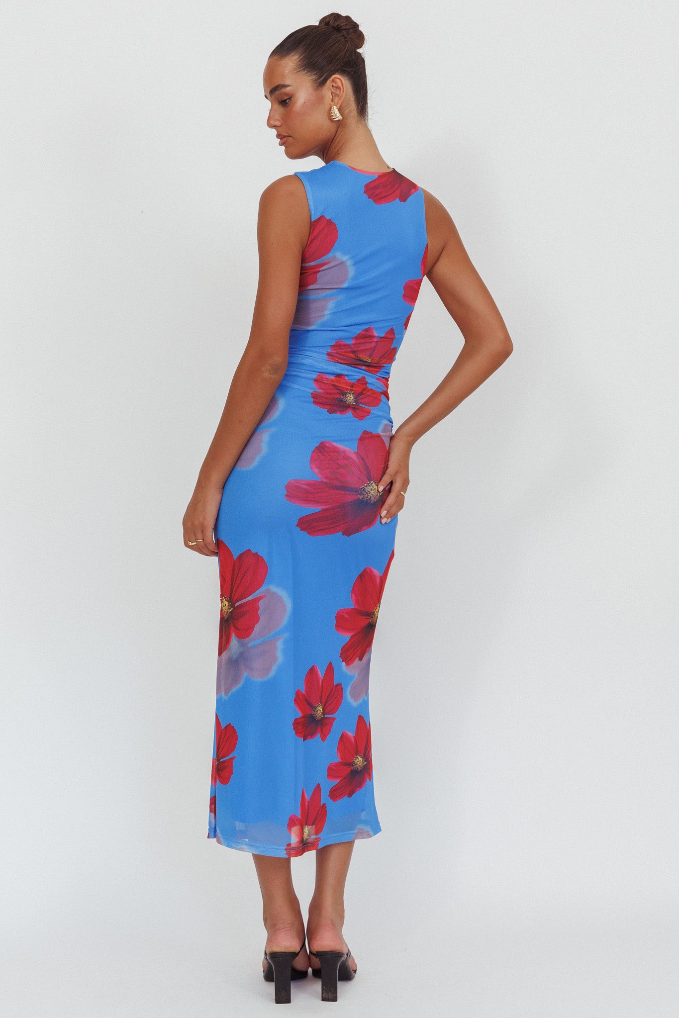 On Air Twist Neck Maxi Dress Floral Blue-Maymioy