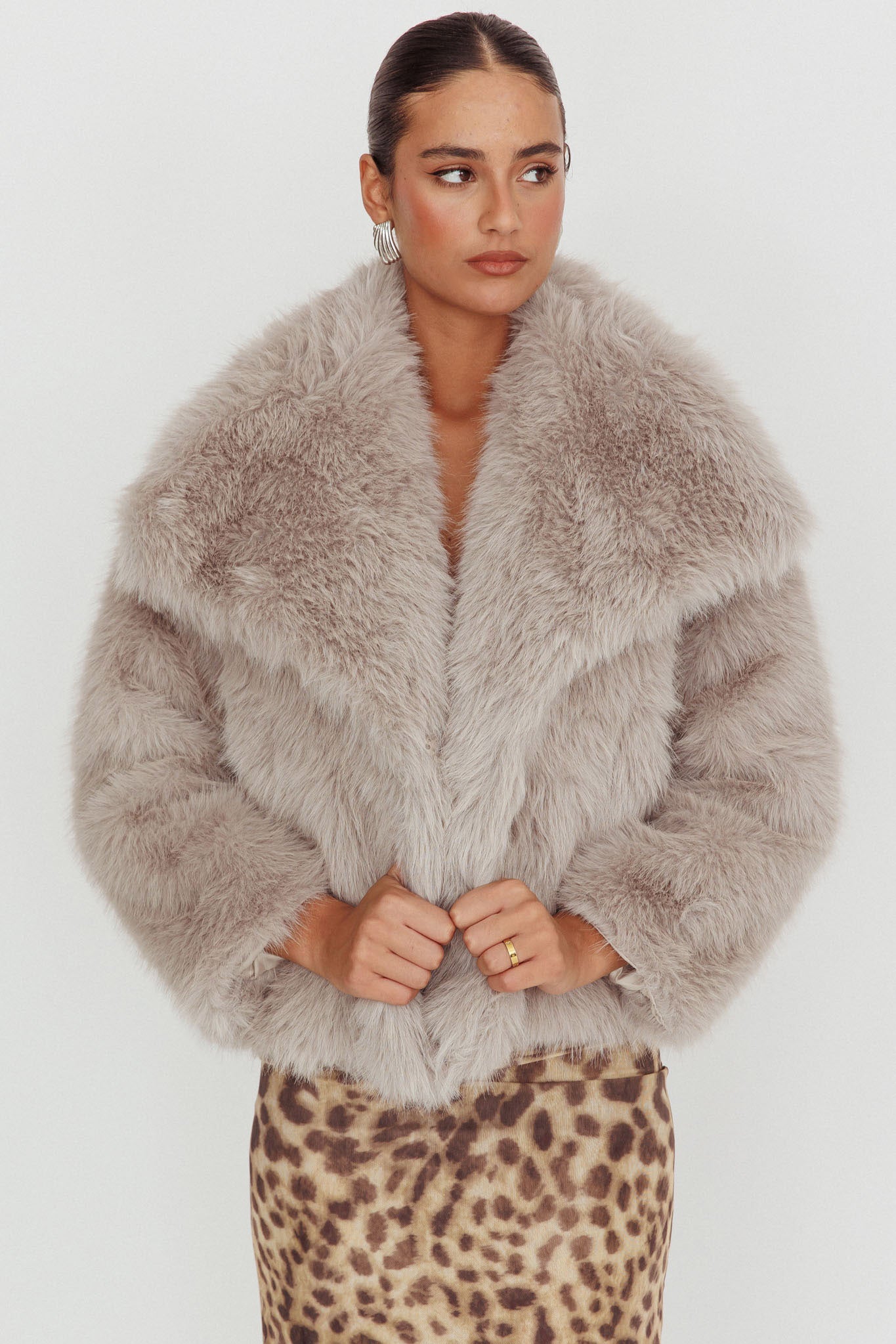 Copenhagen Oversized Lapel Fur Jacket Cream-Maymioy