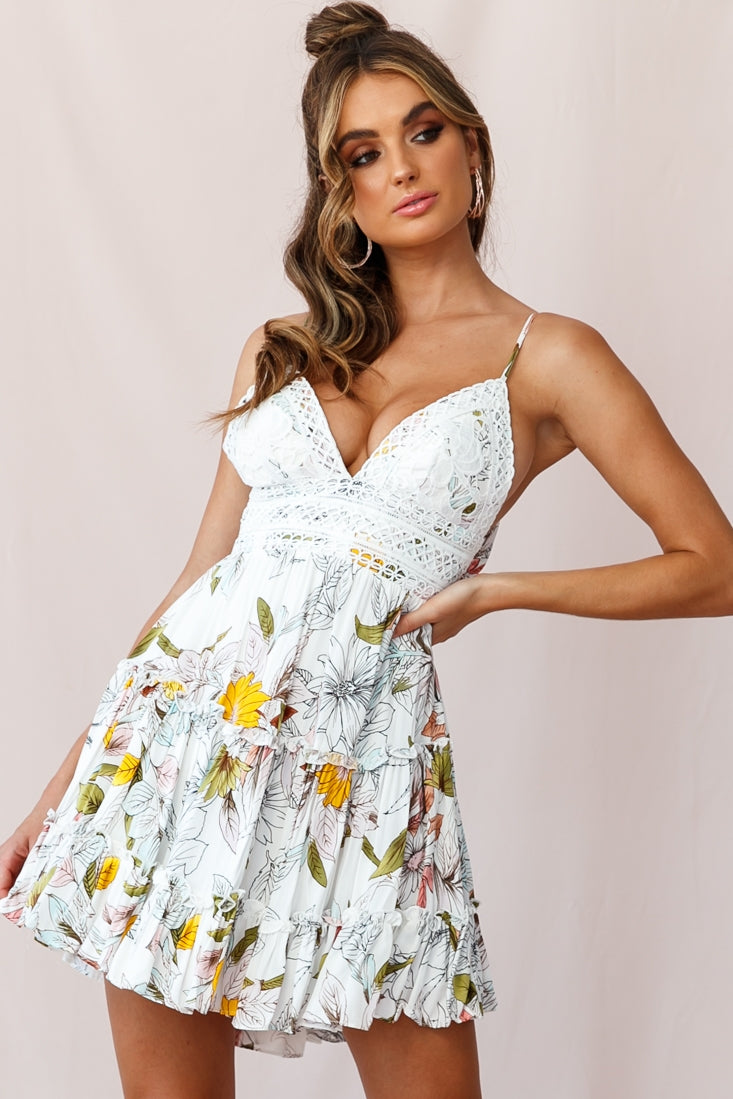 Sanctuary Applique Bust Tie-Knot Back Dress Floral Print White-Maymioy