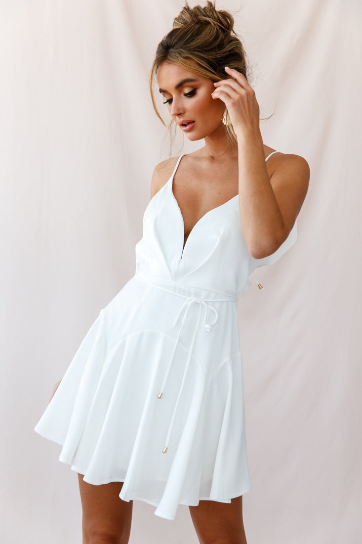 Valley Ruffle Tie-Up Back Dress White-Maymioy