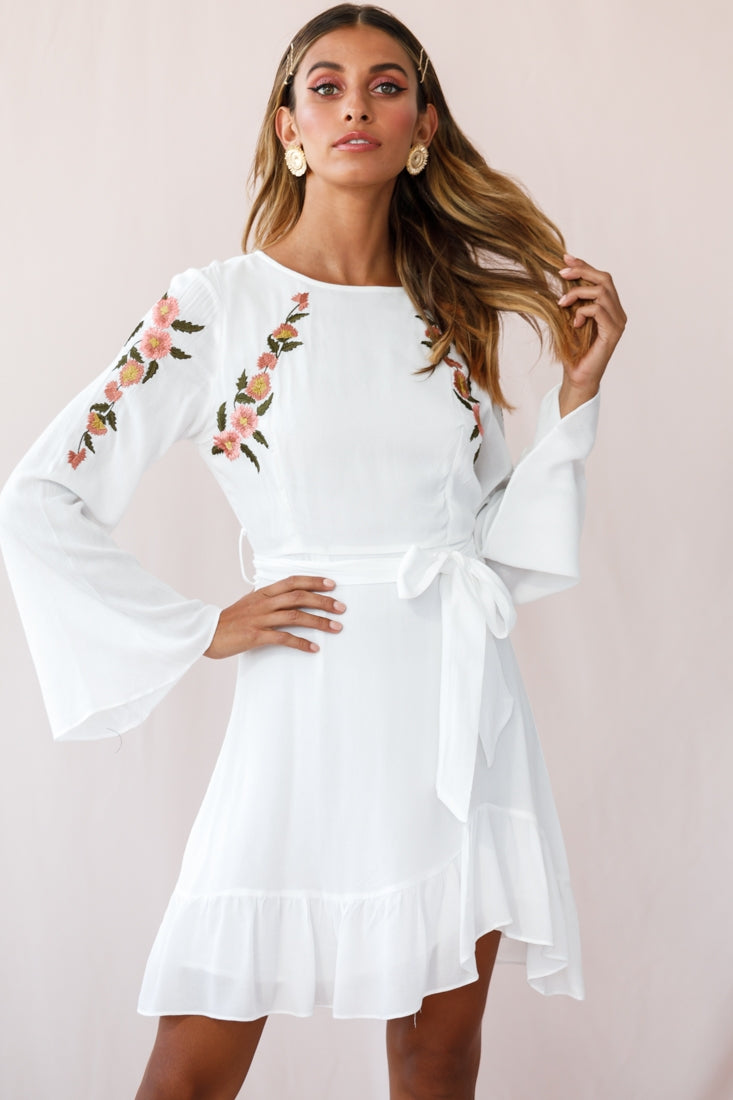 Yara Floral Embellished Fit and Flare Dress White-Maymioy
