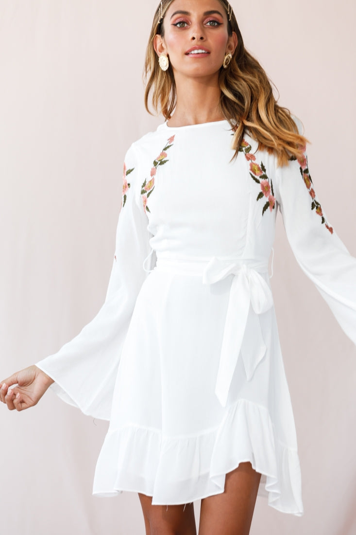Yara Floral Embellished Fit and Flare Dress White-Maymioy