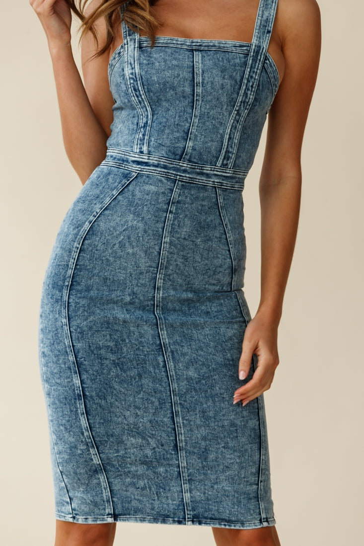 Shalom Structured Bodycon Midi Dress Washed Blue-Maymioy