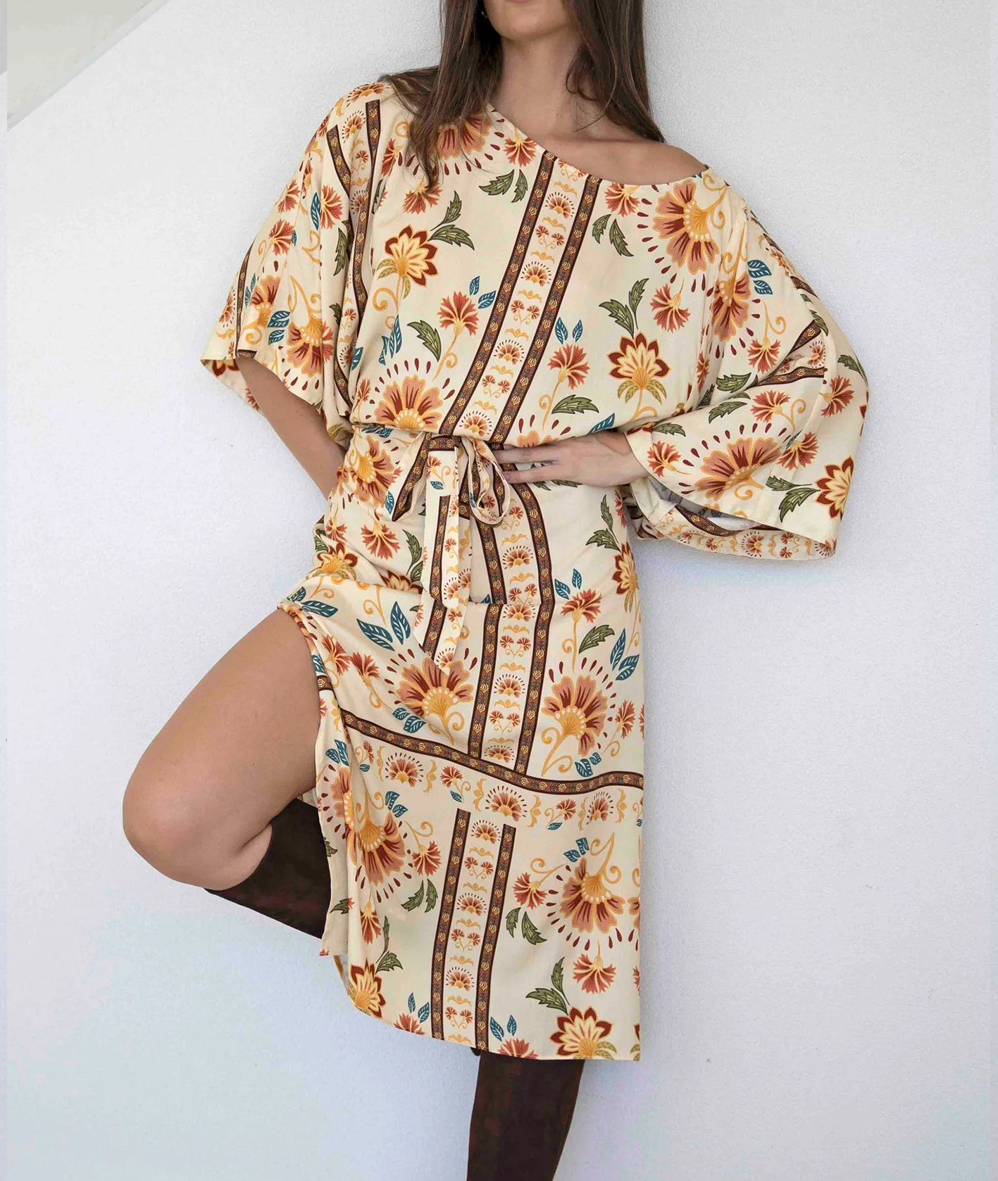 [Copy]New Arrivals🔥 Women's Printed V-Neck Bat Long Sleeve Dress Midi Length  Casual Regular