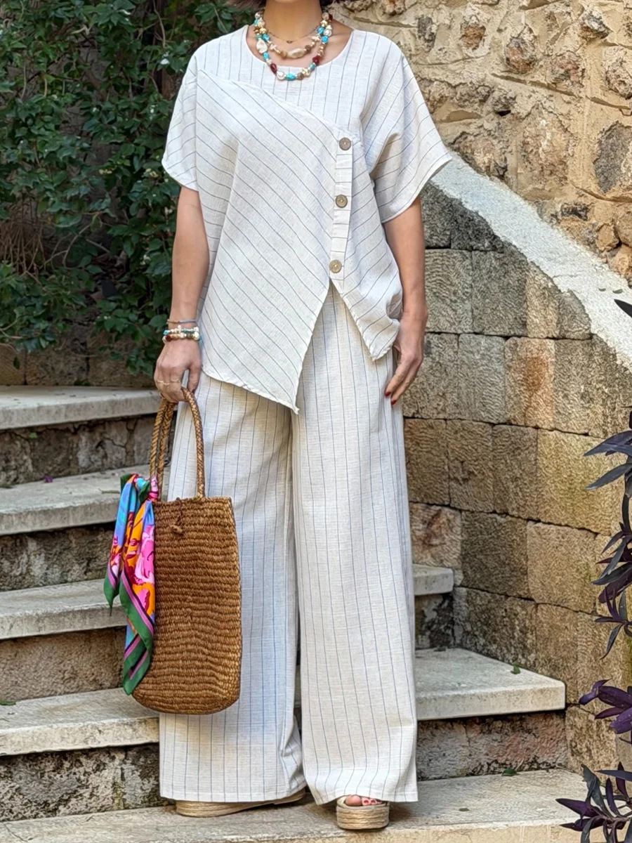 Striped Two-Piece Set in White – clean minimal look