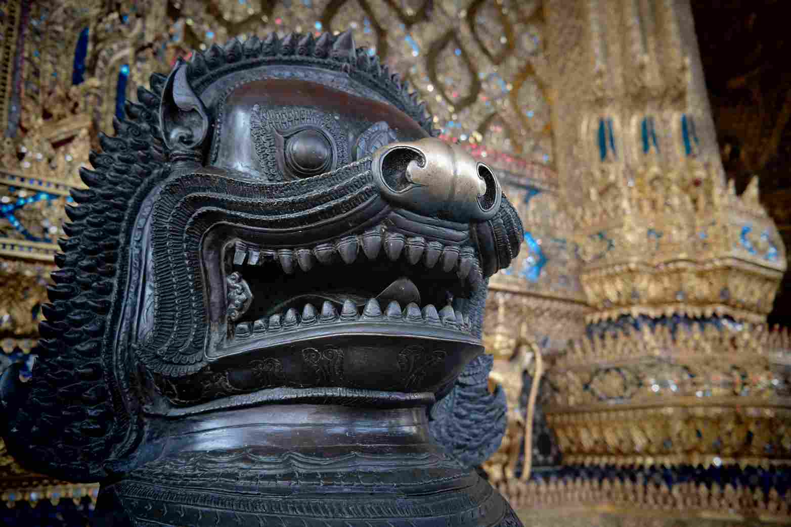 The Male Pixiu Tiān l&ugrave; black in a temple