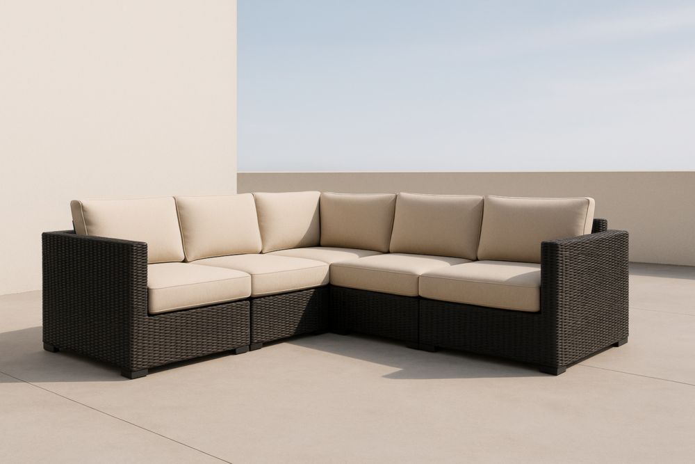 Divano ad angolo da Esterno in Rattan Sintetico Marrone con Cuscini in Poliestere Beige