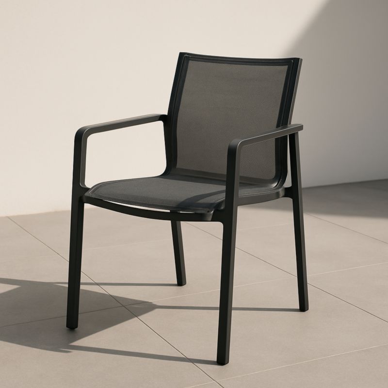 Poltrona da esterno in alluminio con rete nera