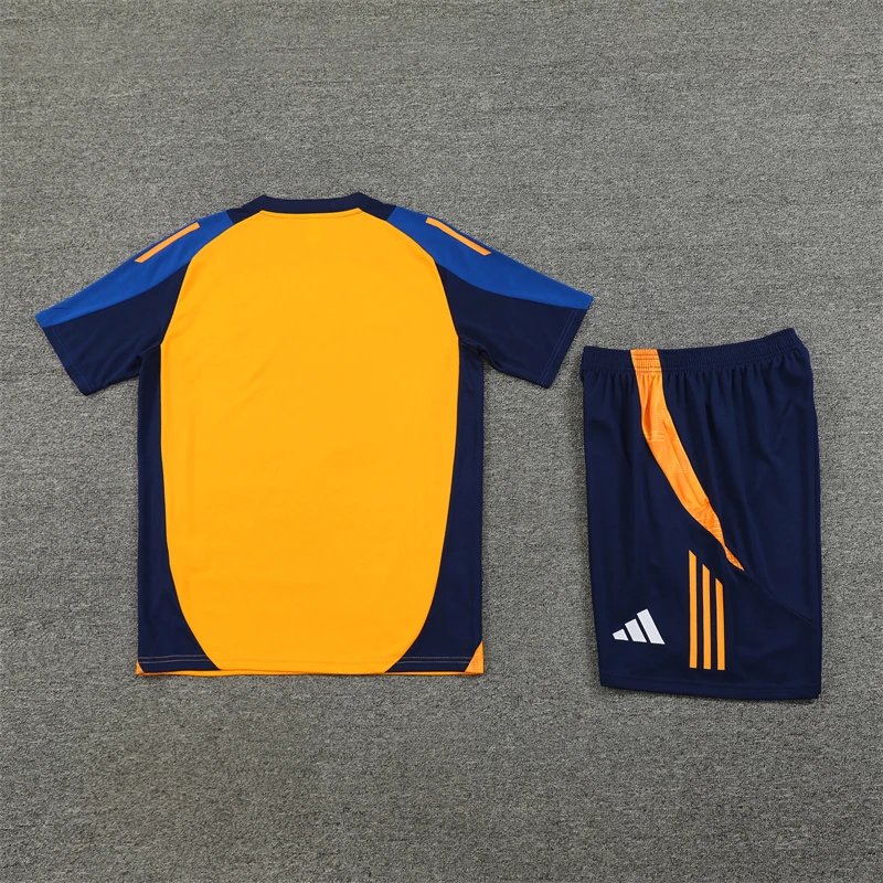 High quality jersey set for Juventus (contact WhatsApp:+18030258501, if you need size recommendation)
