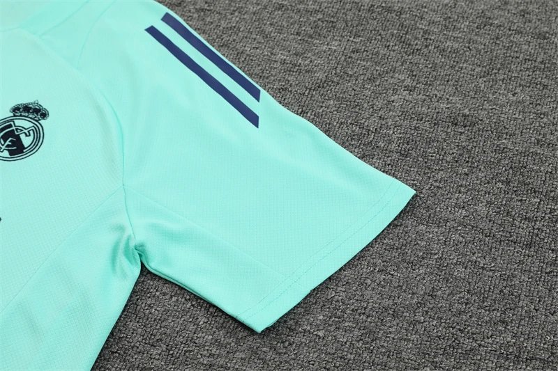 High quality jersey short sleeved kit for Barcelona
