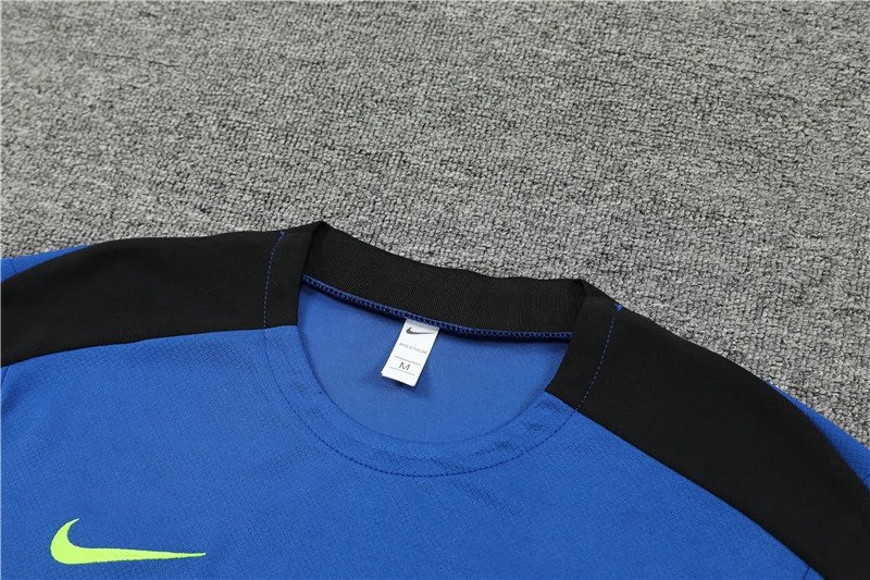 High quality jersey short sleeved kit for Barcelona