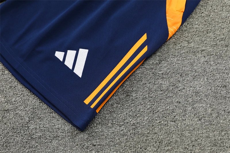High quality jersey set for Juventus (contact WhatsApp:+18030258501, if you need size recommendation)