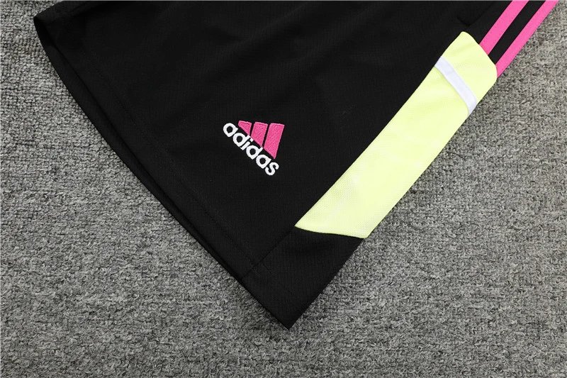 High quality jersey set for Juventus (contact WhatsApp:+18030258501, if you need size recommendation)