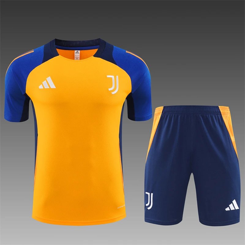 High quality jersey set for Juventus (contact WhatsApp:+18030258501, if you need size recommendation)