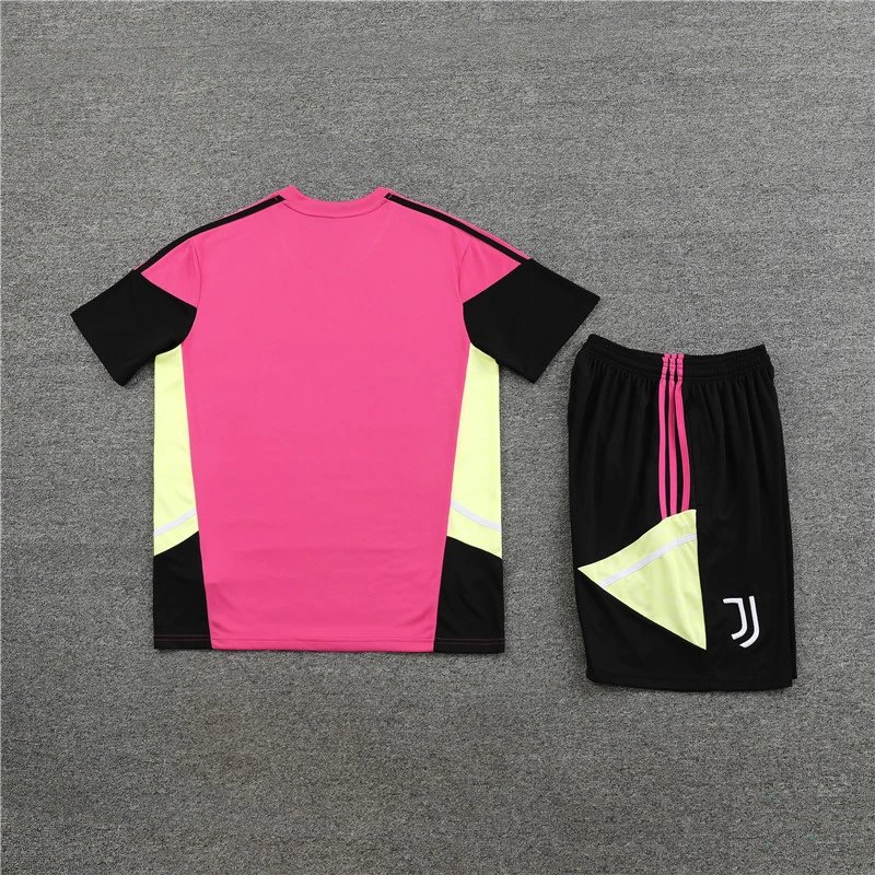 High quality jersey set for Juventus (contact WhatsApp:+18030258501, if you need size recommendation)