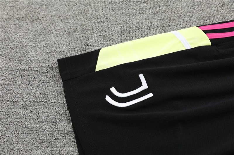 High quality jersey set for Juventus (contact WhatsApp:+18030258501, if you need size recommendation)