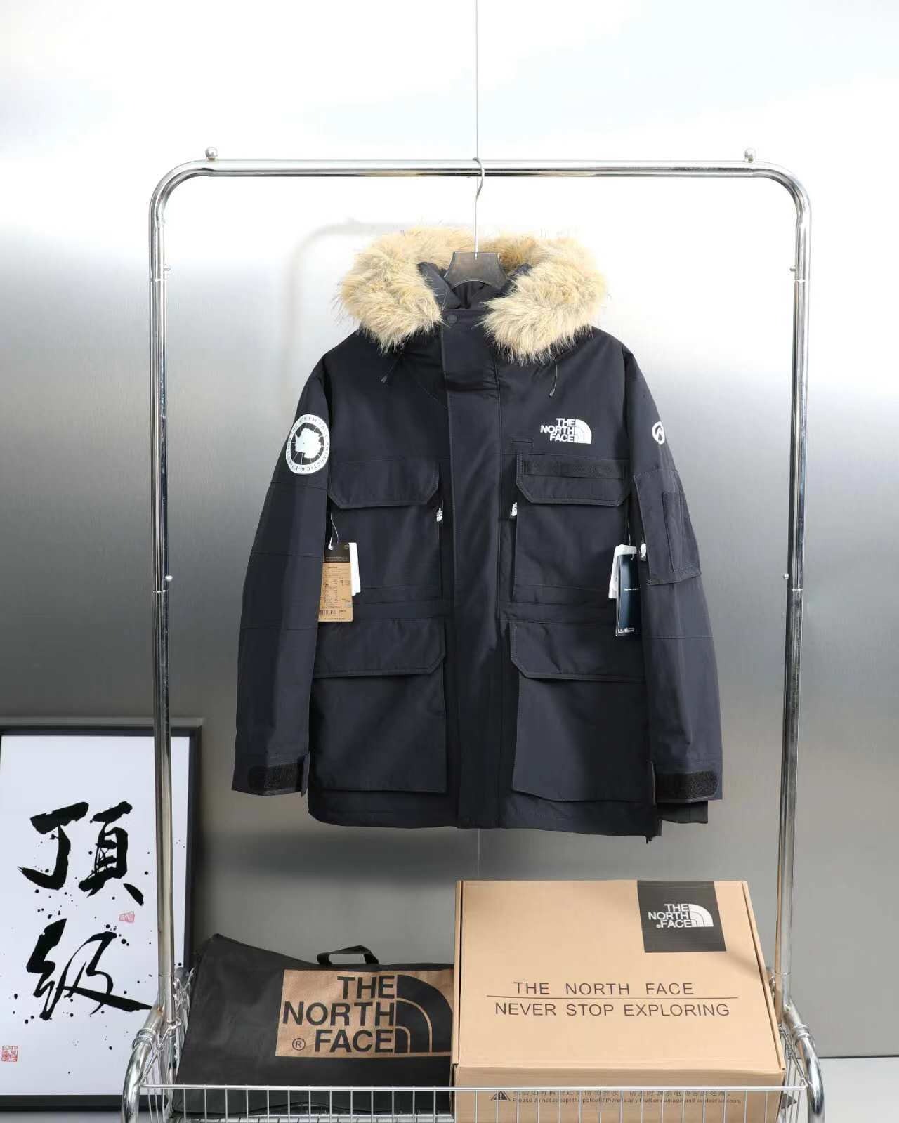 Peak Series Down Jacket 001