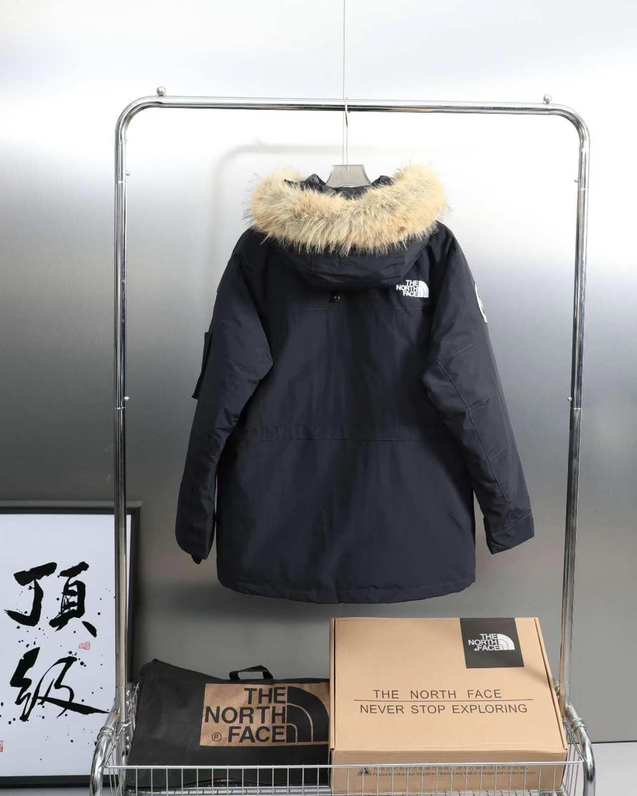 Peak Series Down Jacket 001