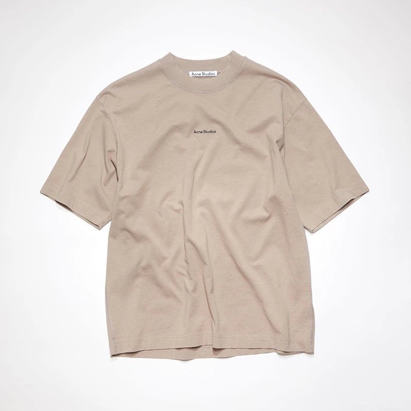 High quality hot stamping letter printing washed and worn short sleeves. Please add WhatsApp: 18859952090 if you need size guidance