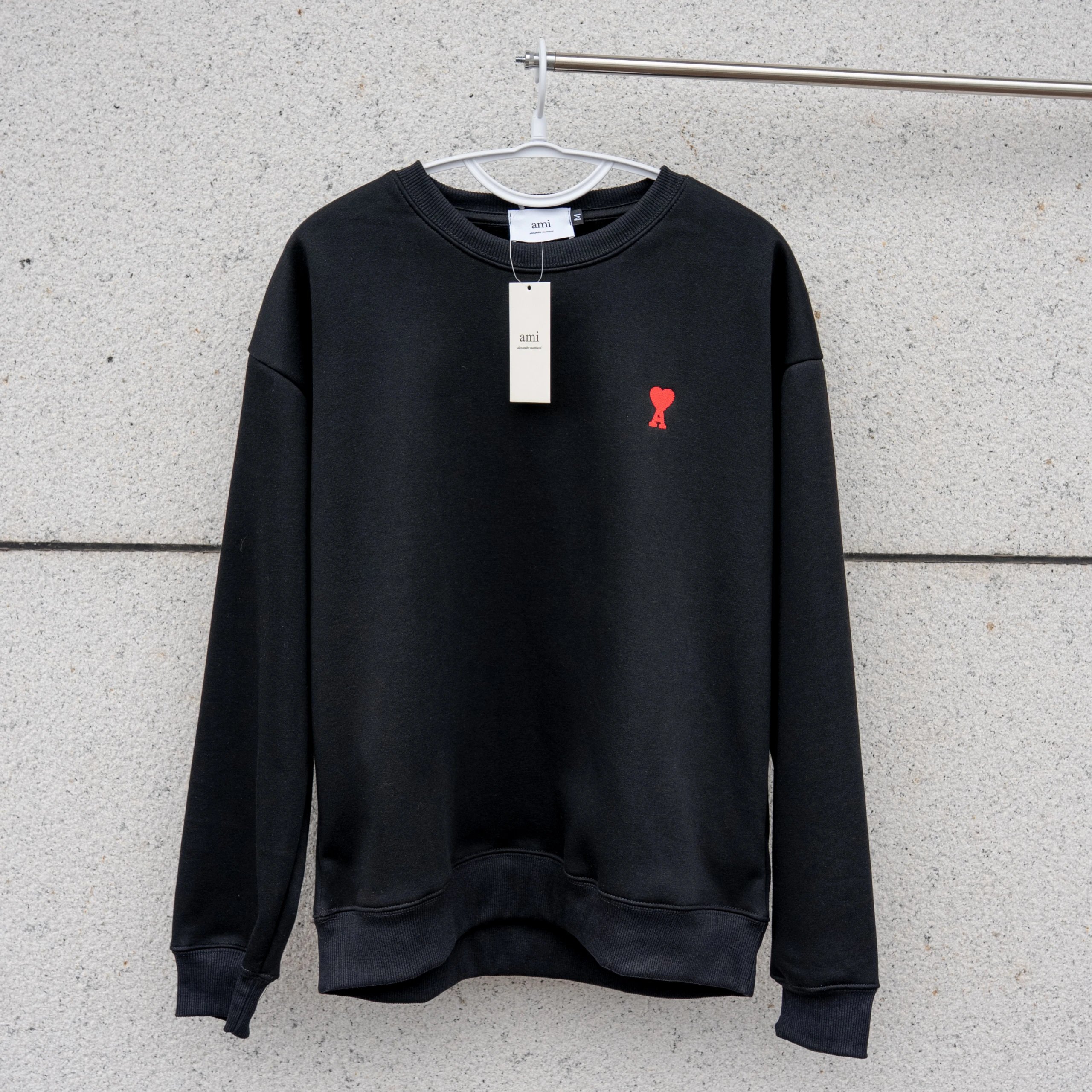 High quality small heart embroidered loose casual round neck hoodie
