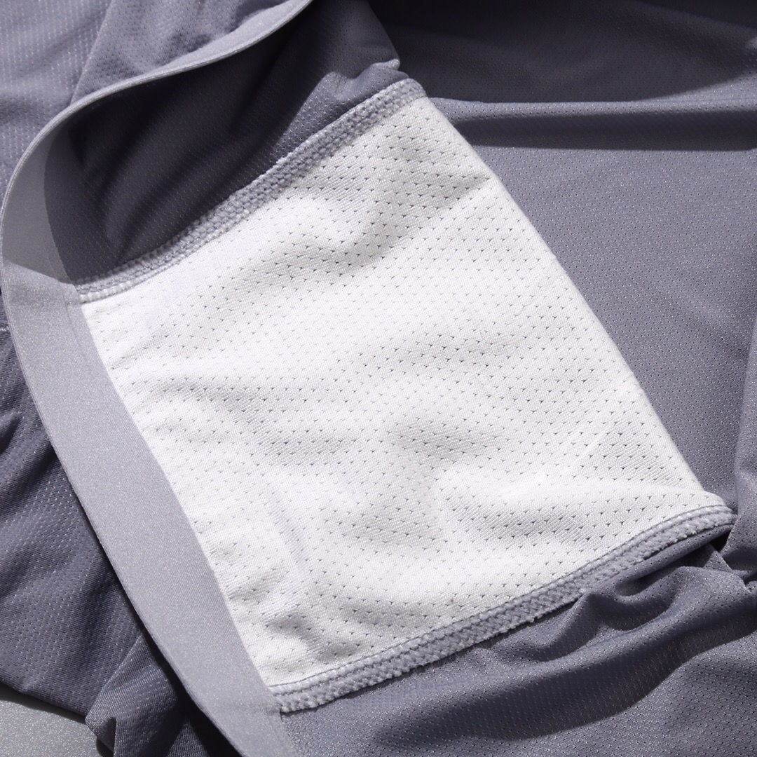 High quality men's underwear in a box of three, color options available 01