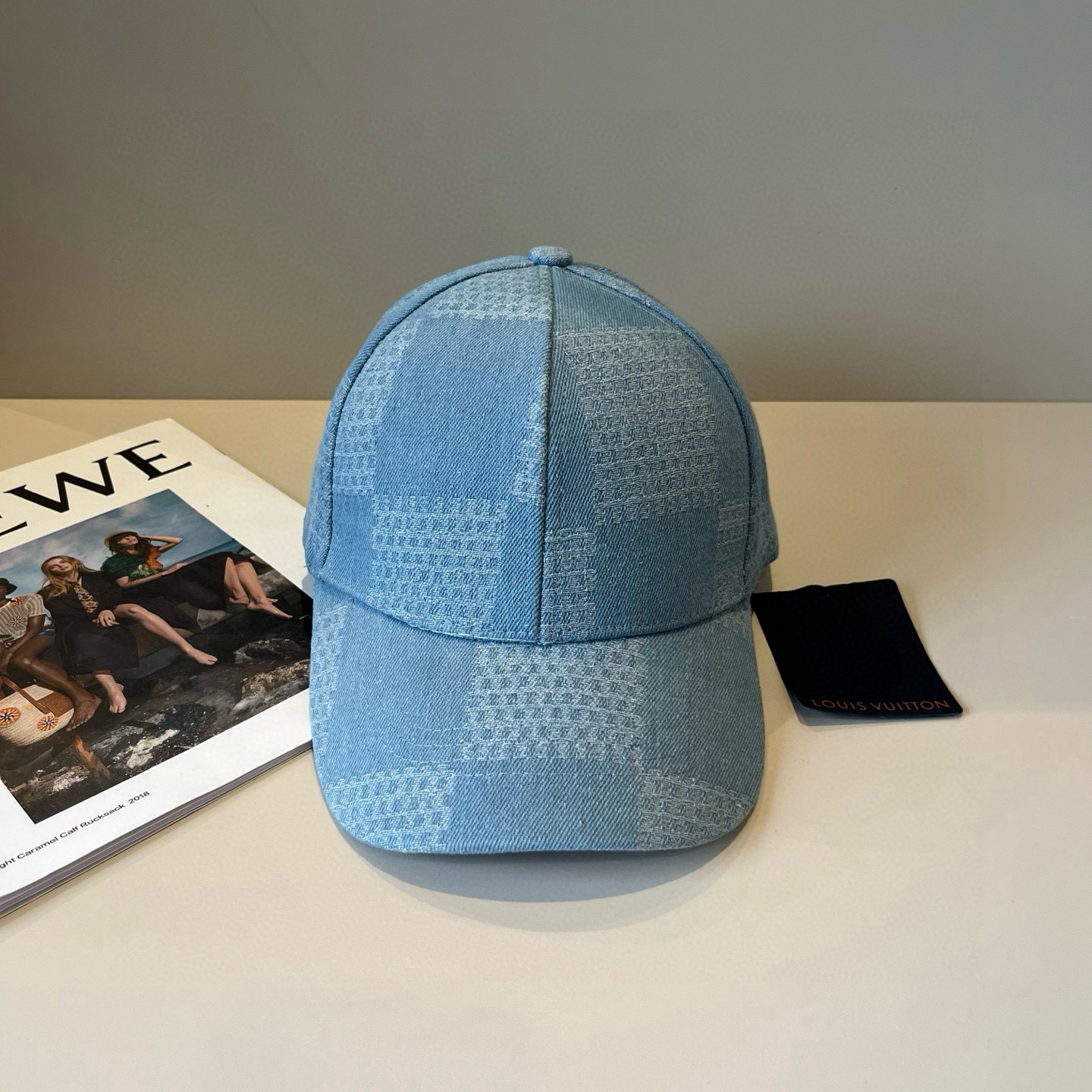 High quality and fashionable baseball cap new 3 pcs add : 18859952090 if you need size guide