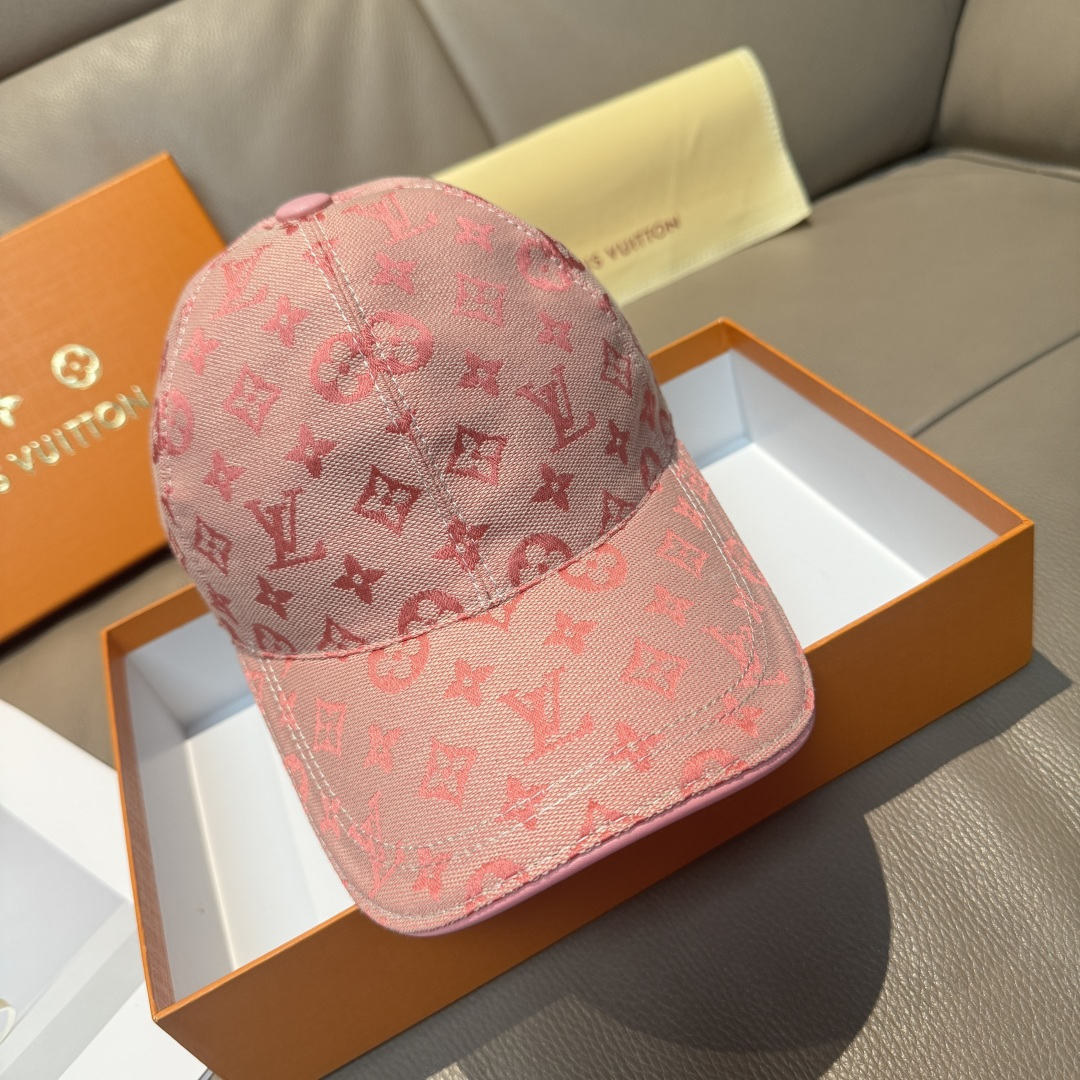 High quality and fashionable baseball cap new 4 pcs add : 18859952090 if you need size guide
