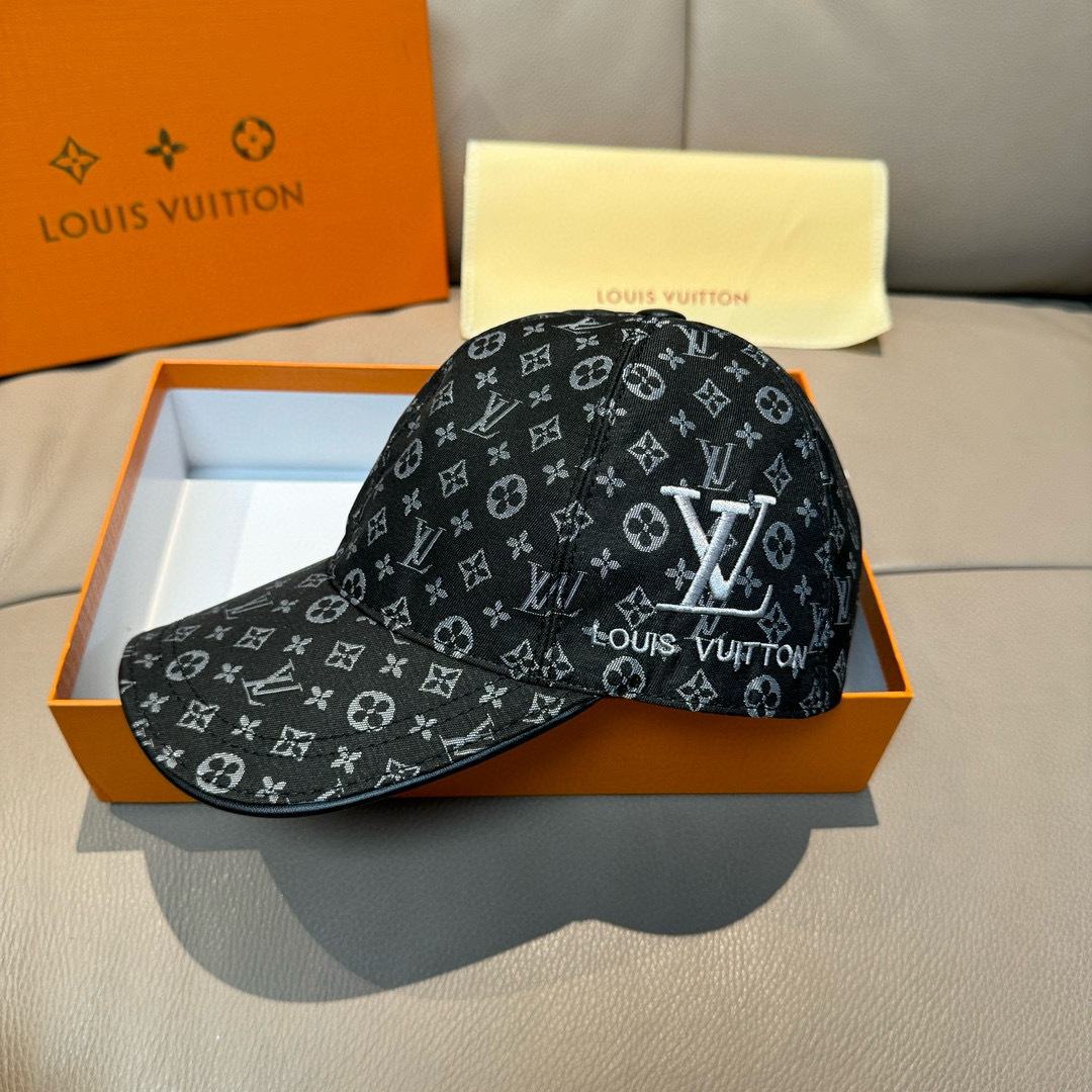 High quality and fashionable baseball cap new 5 pcs add : 18859952090 if you need size guide