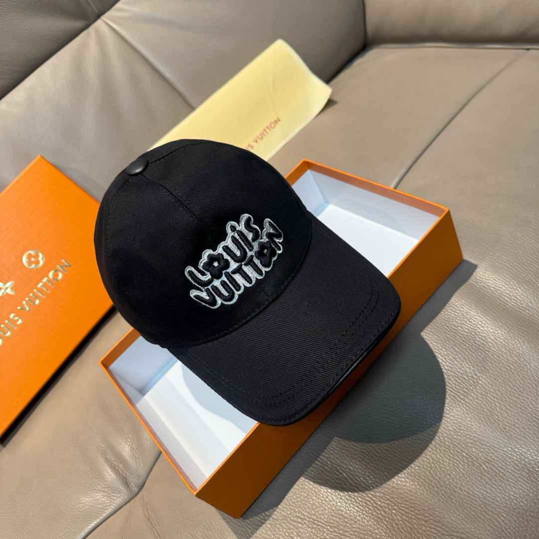 High quality and fashionable baseball cap new 5 pcs add : 18859952090 if you need size guide