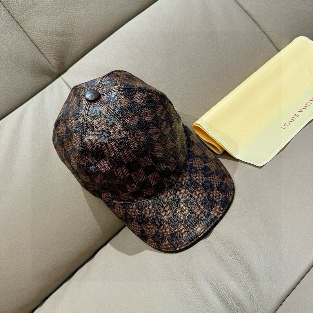 High quality and fashionable baseball cap new 5 pcs add : 18859952090 if you need size guide