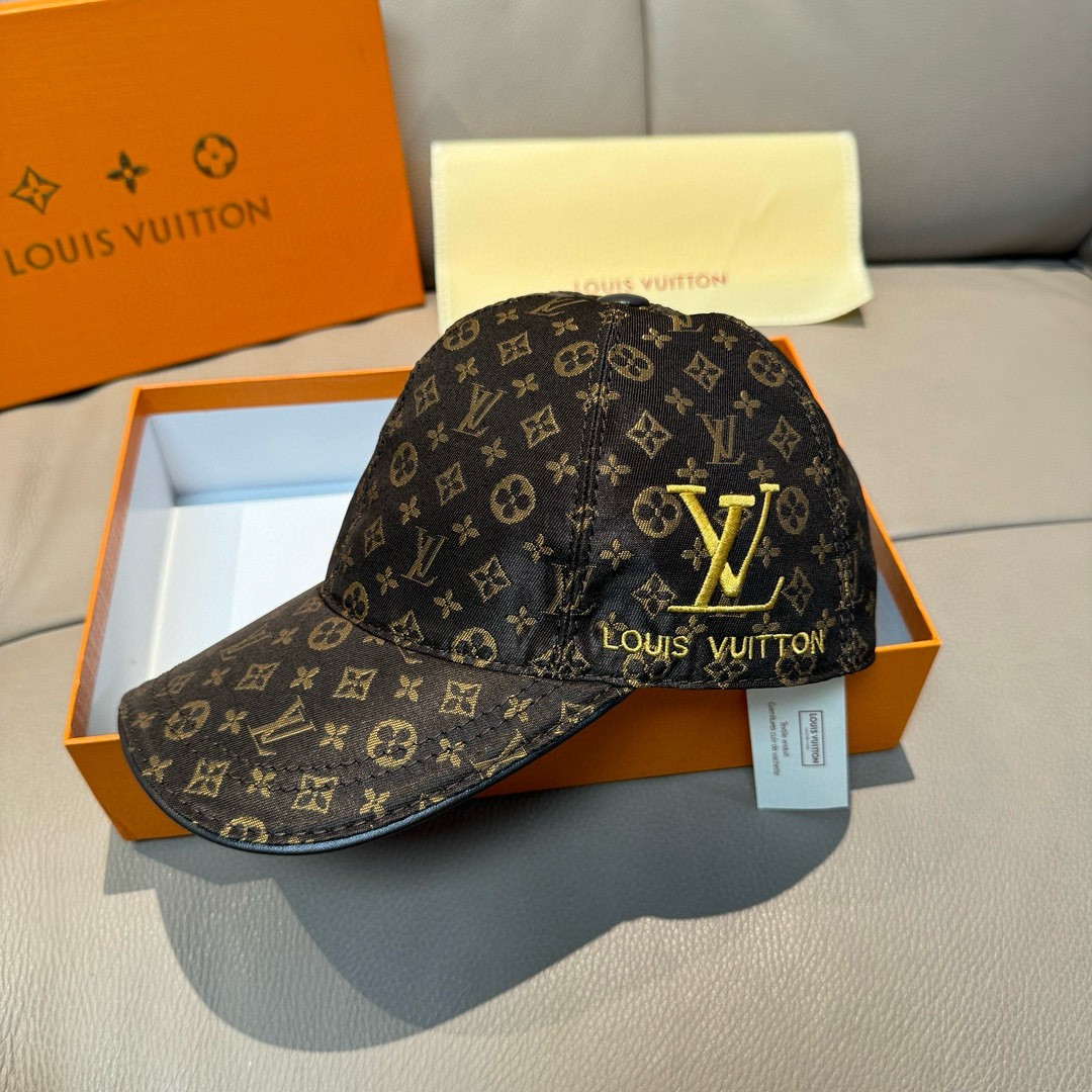 High quality and fashionable baseball cap new 5 pcs add : 18859952090 if you need size guide
