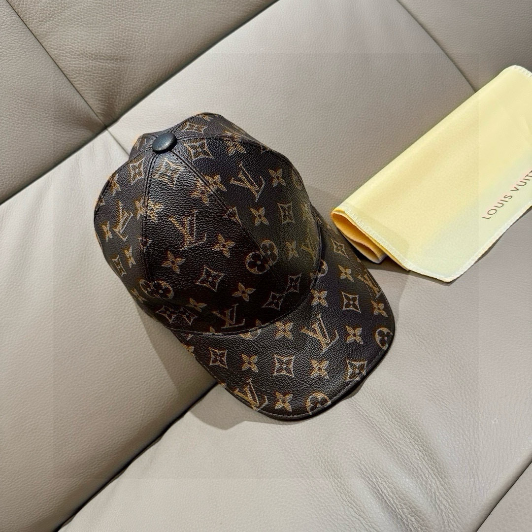 High quality and fashionable baseball cap new 5 pcs add : 18859952090 if you need size guide