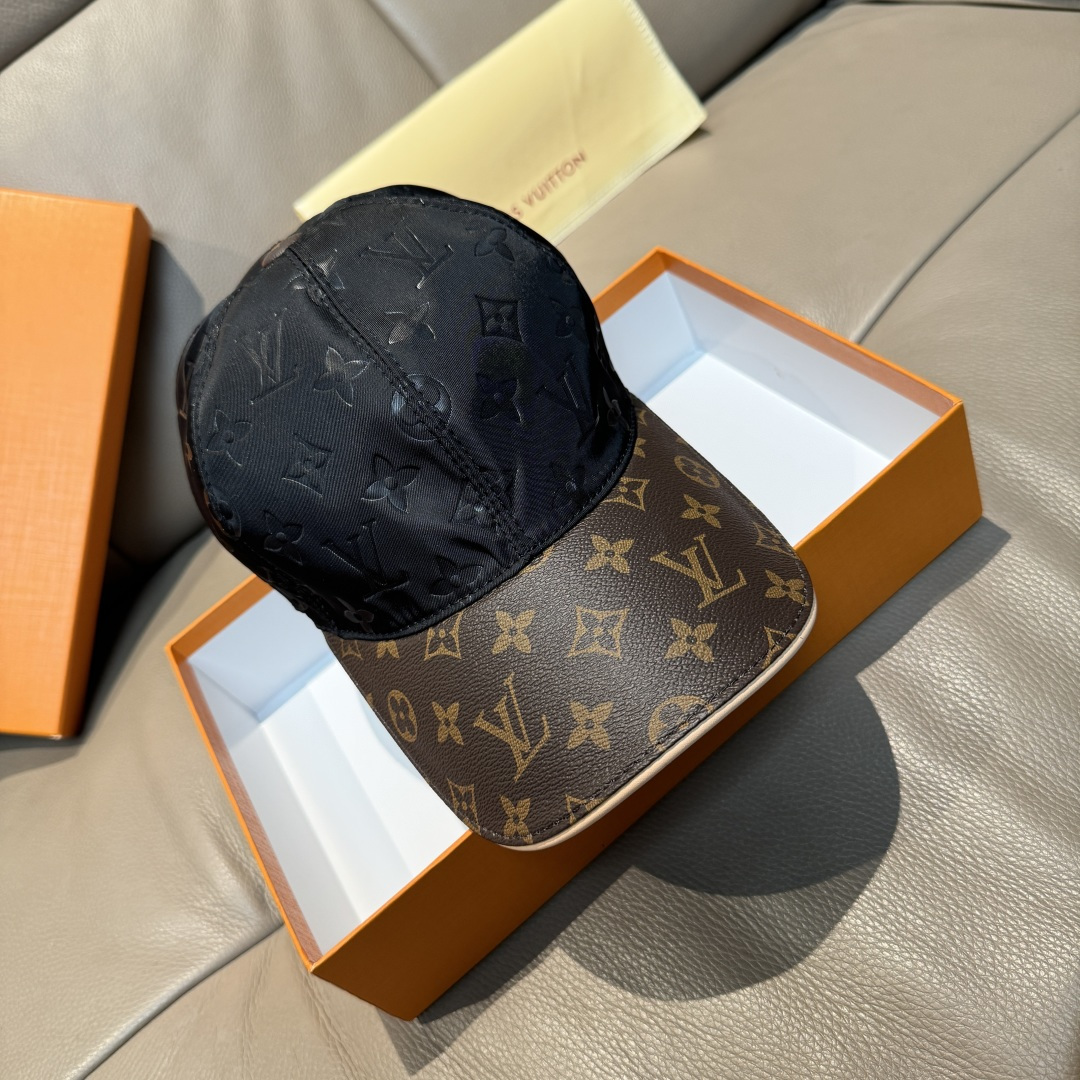 High quality and fashionable baseball cap new 5 pcs add : 18859952090 if you need size guide