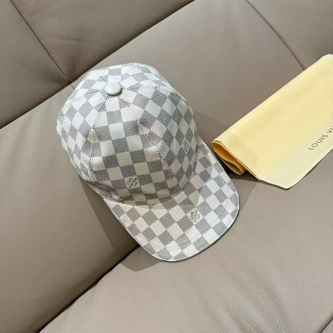 High quality and fashionable baseball cap new 5 pcs add : 18859952090 if you need size guide