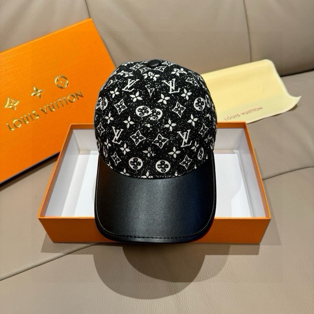 High quality and fashionable baseball cap new 5 pcs add : 18859952090 if you need size guide