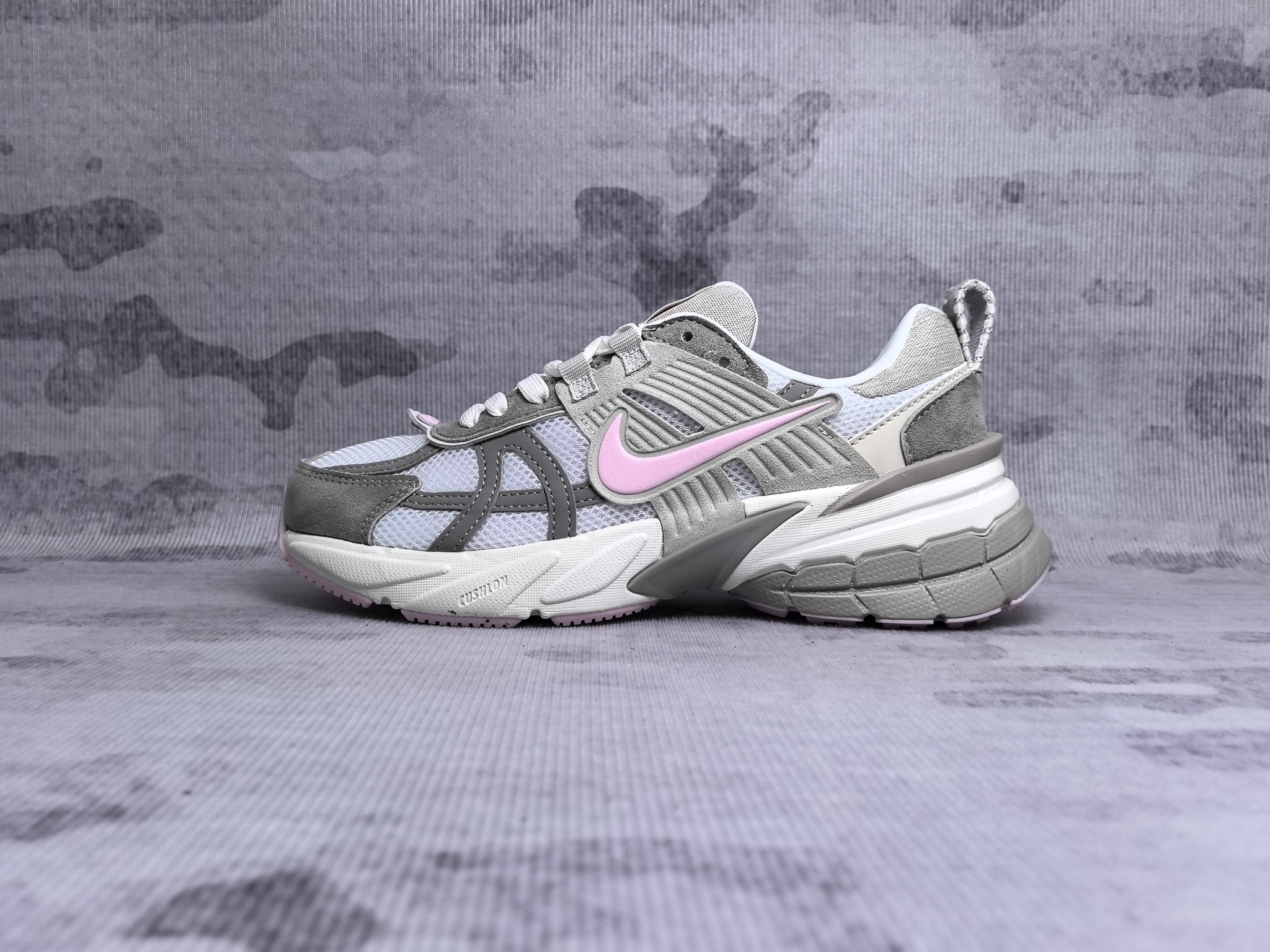 High quality retro mesh breathable sports shoes