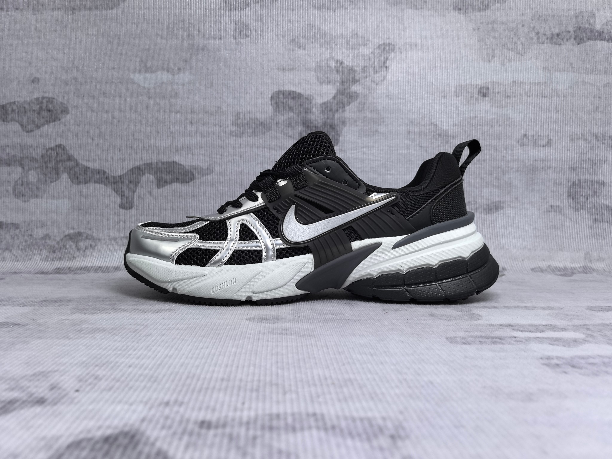 High quality retro mesh breathable sports shoes