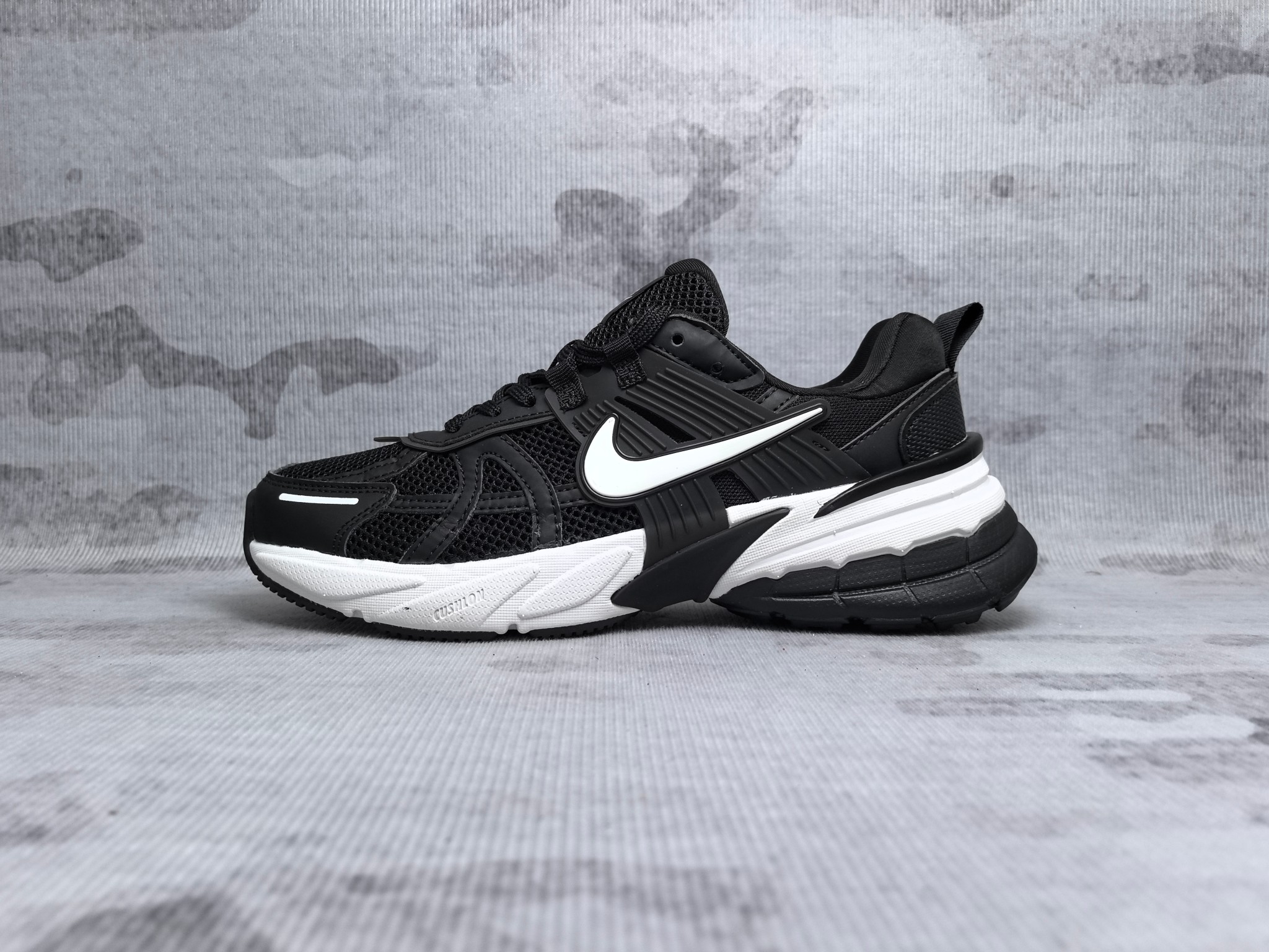 High quality retro mesh breathable sports shoes