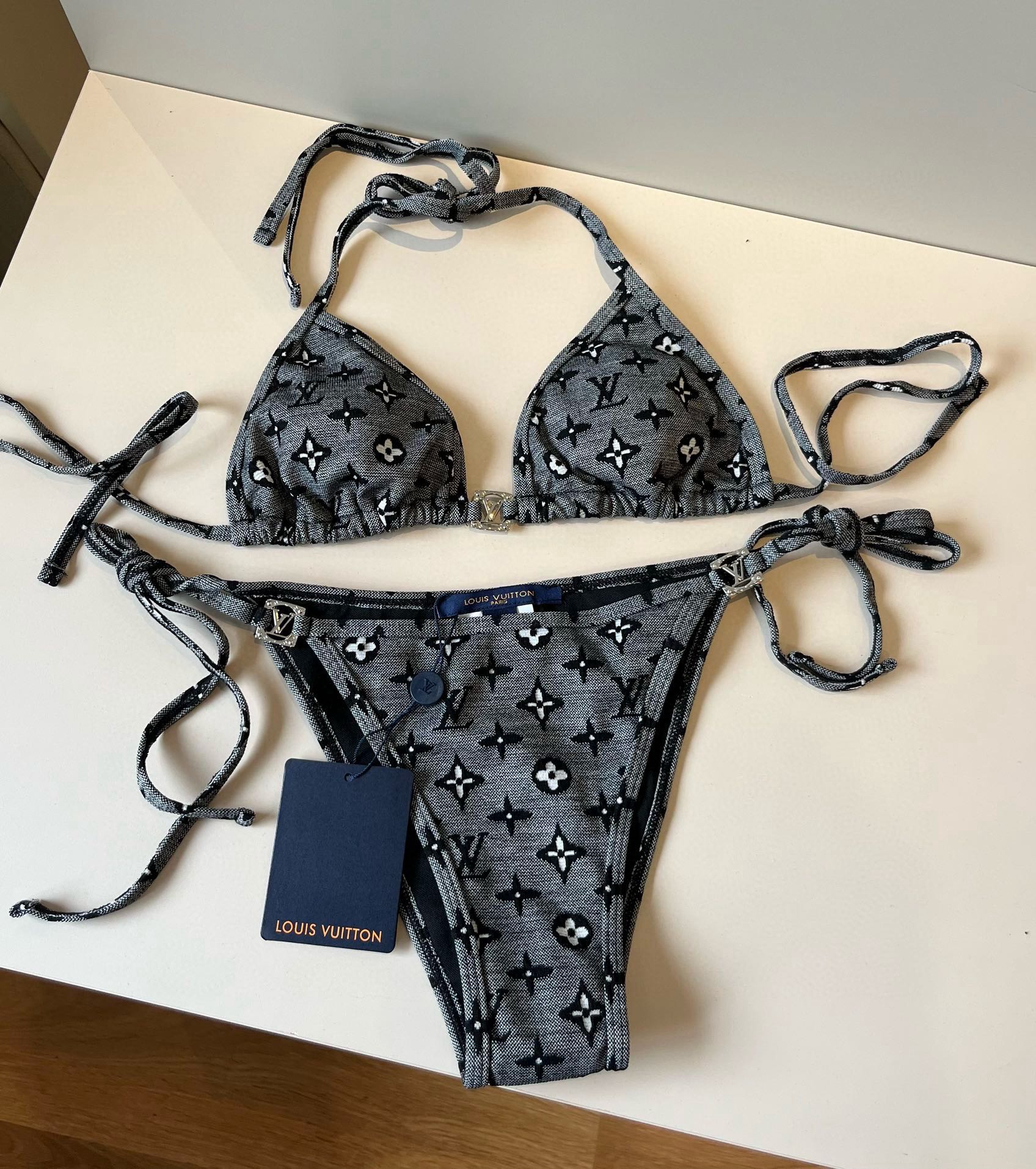 High quality bikini set 6pcs add : 18859952090 if you need size guide